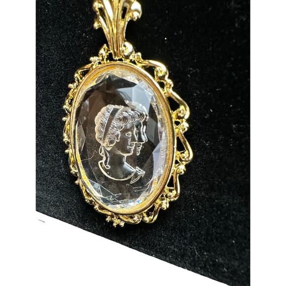 Vintage Intaglio Cameo with a Gold Tone Necklace - Picture 11 of 11